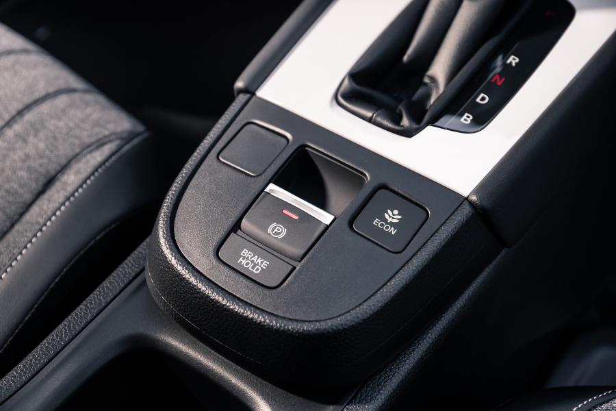 Детали интерьера Honda Jazz e:HEV 2020 года  (UK) (фото 19 из 40)